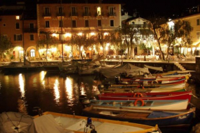 ELEGANTE APPARTAMENTO IN CENTRO Torri Del Benaco